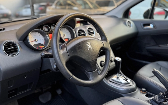 imagem-https://www.socarrao.com.br/sc-vehicle-images-prod/3845772/1789492221863-17465189c488465299ec25577b014868_1789490248420.jpg
