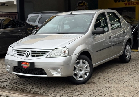 Renault Logan 2010 Prata — foto 1 de 3