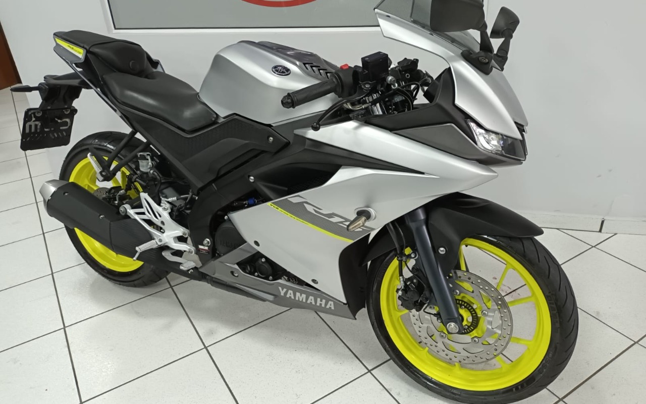 YAMAHA YZF R-15 155 ABS  na cor Prata em Araucária / PR - 3846037