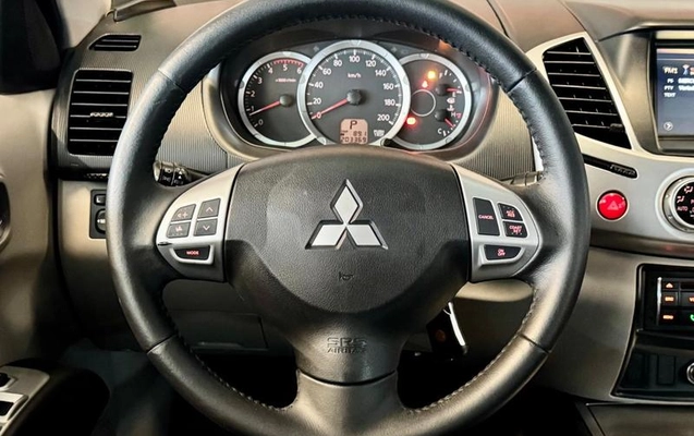 imagem-https://www.socarrao.com.br/sc-vehicle-images-prod/3846114/1789492972720-8343944_12_B_8284773138.jpeg