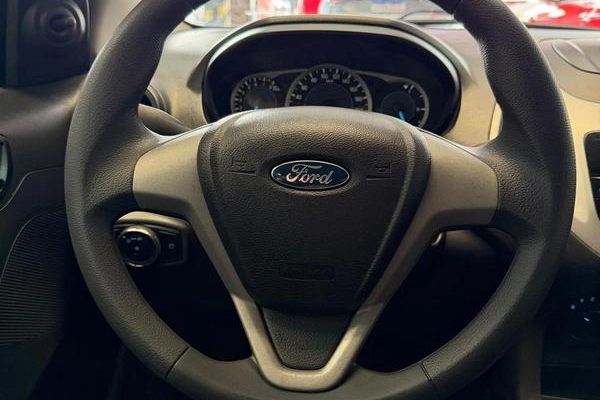 imagem-https://www.socarrao.com.br/sc-vehicle-images-prod/3846125/1789493011218-8478775_0_B_f0ba3930ea.jpeg