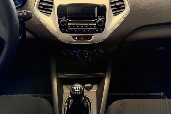 imagem-https://www.socarrao.com.br/sc-vehicle-images-prod/3846125/1789493011221-8478775_11_B_da959b6af5.jpeg