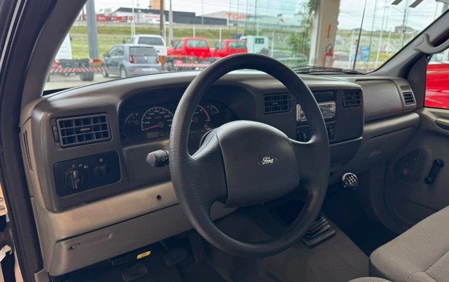 imagem-https://www.socarrao.com.br/sc-vehicle-images-prod/3846350/1789495489169-MTAuanBlZw.jpeg