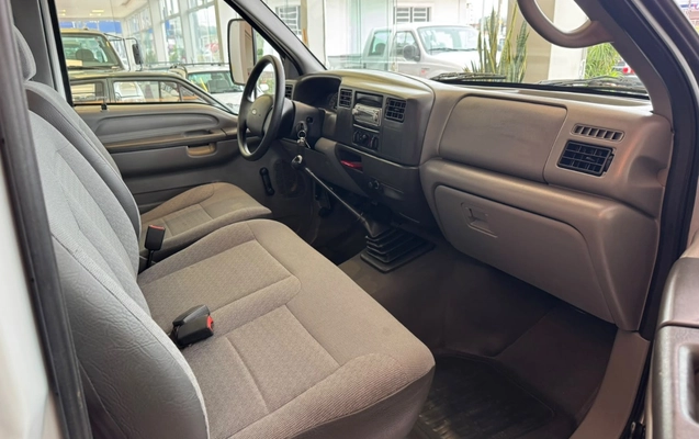 imagem-https://www.socarrao.com.br/sc-vehicle-images-prod/3846350/1789495489393-MTMuanBlZw.jpeg