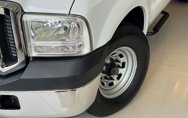 imagem-https://www.socarrao.com.br/sc-vehicle-images-prod/3846350/1789495489530-MTUuanBlZw.jpeg