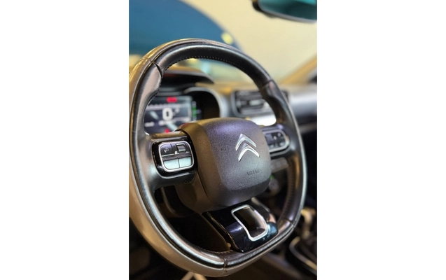 imagem-https://www.socarrao.com.br/sc-vehicle-images-prod/3846545/1789493780699-5_030405.jpg