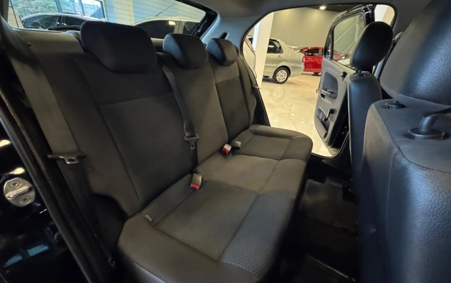 imagem-https://www.socarrao.com.br/sc-vehicle-images-prod/3846575/1789493893706-1_014257.jpg