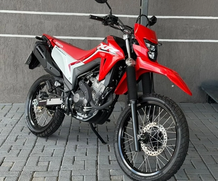 Honda XR 300L TORNADO FLEX 2025 Vermelho — foto 1 de 3