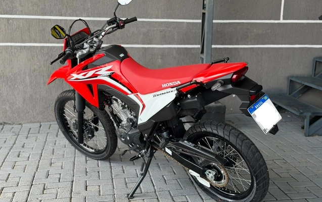 imagem-https://www.socarrao.com.br/sc-vehicle-images-prod/3846795/1789494381973-V2hhdHNBcHAgSW1hZ2UgMjAyNi0wOS0xNSBhdCAxMi40Ni40NC5qcGVn.jpeg
