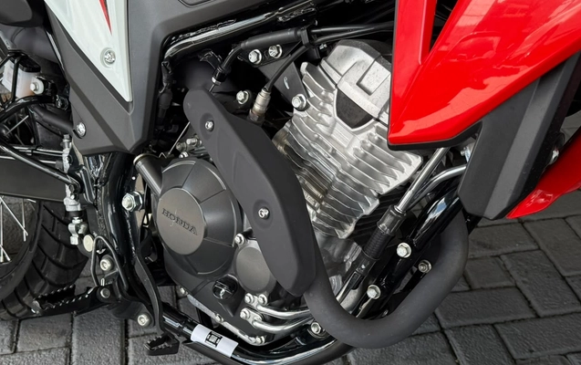 imagem-https://www.socarrao.com.br/sc-vehicle-images-prod/3846795/1789494382440-V2hhdHNBcHAgSW1hZ2UgMjAyNi0wOS0xNSBhdCAxMi40Ni40Ni5qcGVn.jpeg