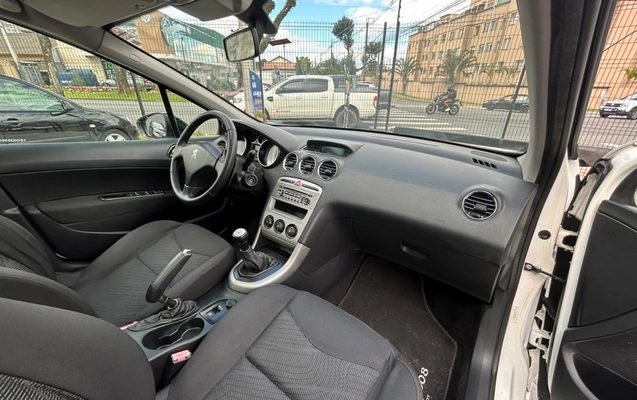 imagem-https://www.socarrao.com.br/sc-vehicle-images-prod/3846828/1789494446569-12_024606.jpg