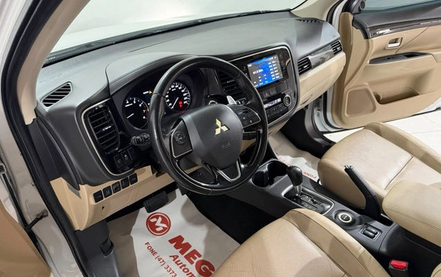 imagem-https://www.socarrao.com.br/sc-vehicle-images-prod/3846944/1789494668738-fd1c142cbbdf4595b3bc3114674c51ed_1789494608642.jpg
