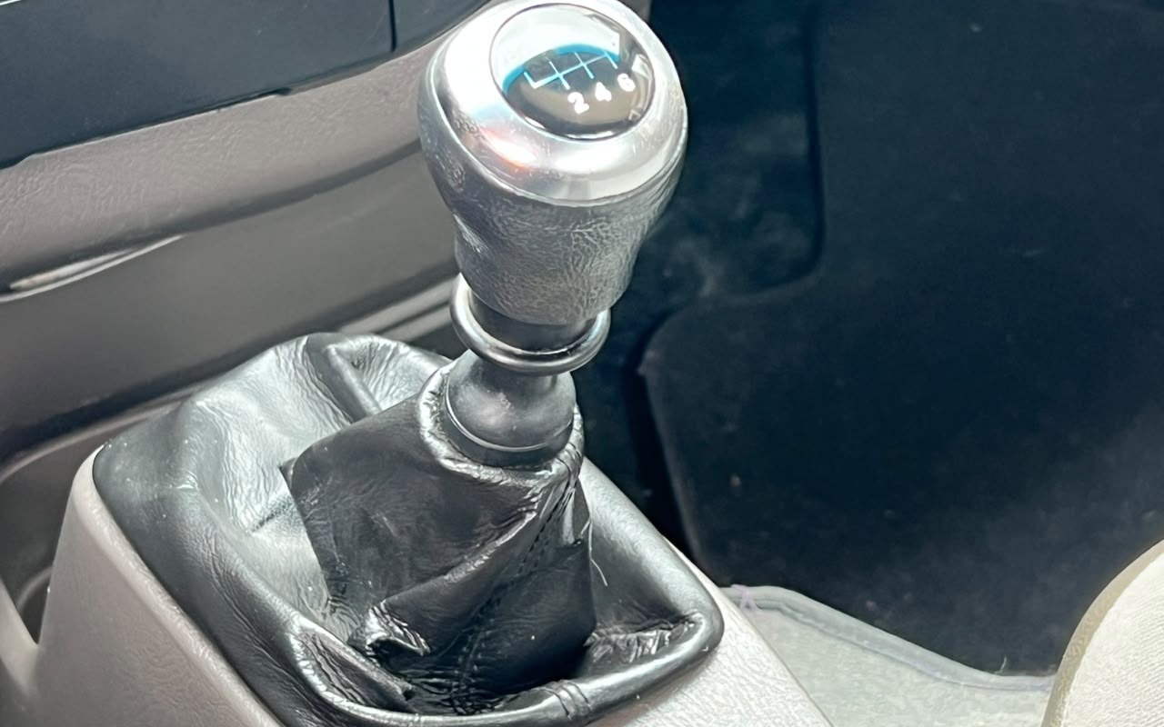 imagem-https://www.socarrao.com.br/sc-vehicle-images-prod/3847142/1789495116198-V2hhdHNBcHAgSW1hZ2UgMjAyNi0wOS0xMiBhdCAxNS40MS4yNCAoMSkuanBlZw.jpeg