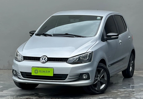 Volkswagen Fox RUN 1.6 Flex 8V 5p 2017 Prata — foto 1 de 3