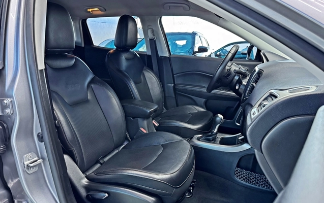 imagem-https://www.socarrao.com.br/sc-vehicle-images-prod/3847406/1789495891084-eqRHFRMPdv6pakrjGvelGwuMdZXhufDv.jpg