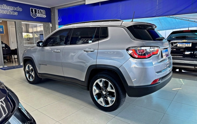 imagem-https://www.socarrao.com.br/sc-vehicle-images-prod/3847406/1789495891090-Sb5Vuwi9iQux52CssGKdpJckZTYSluBf.jpg