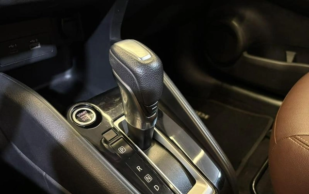 imagem-https://www.socarrao.com.br/sc-vehicle-images-prod/3847500/1789667362802-8479221_13_B_a27f999f13.jpeg