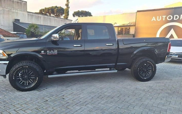 imagem-https://www.socarrao.com.br/sc-vehicle-images-prod/3847569/1789648129506-8479189_7_B_ff72b12a94.jpeg