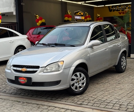 Chevrolet Classic 2015 Prata — foto 1 de 3
