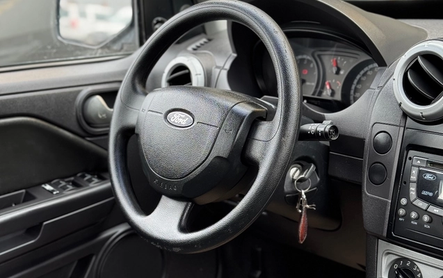 imagem-https://www.socarrao.com.br/sc-vehicle-images-prod/3847828/1789496468092-615ed4fbb86e427bb2c2b79cc91ccda3_1789490351939.jpg