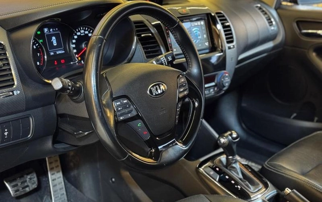 imagem-https://www.socarrao.com.br/sc-vehicle-images-prod/3847876/1789496628448-8374238_9_B_6f0f574e86.jpeg