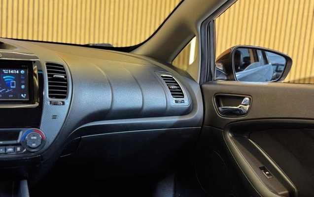 imagem-https://www.socarrao.com.br/sc-vehicle-images-prod/3847876/1789496628460-8374238_14_B_144d2256eb.jpeg