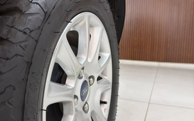imagem-https://www.socarrao.com.br/sc-vehicle-images-prod/3847903/1789496720311-8baab5d4-5433-4bd4-9111-70783391bb1b.jpg
