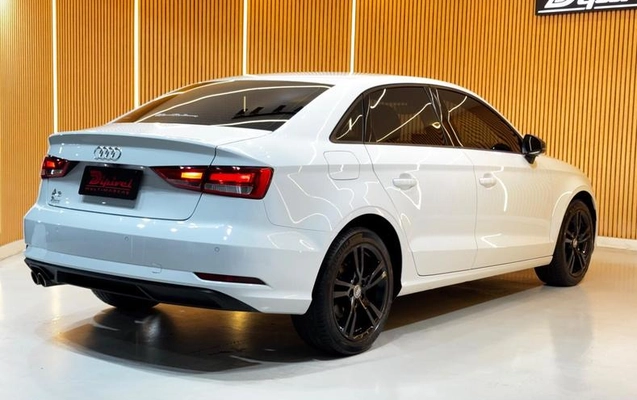imagem-https://www.socarrao.com.br/sc-vehicle-images-prod/3847905/1789496770659-8418587_8_B_4f4f90a07a.jpeg