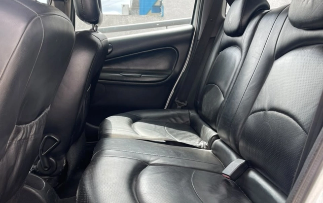 imagem-https://www.socarrao.com.br/sc-vehicle-images-prod/3847906/1789496832315-V2hhdHNBcHAgSW1hZ2UgMjAyNi0wOS0xNSBhdCAxMy4zNy4yOCAoMikuanBlZw.jpeg