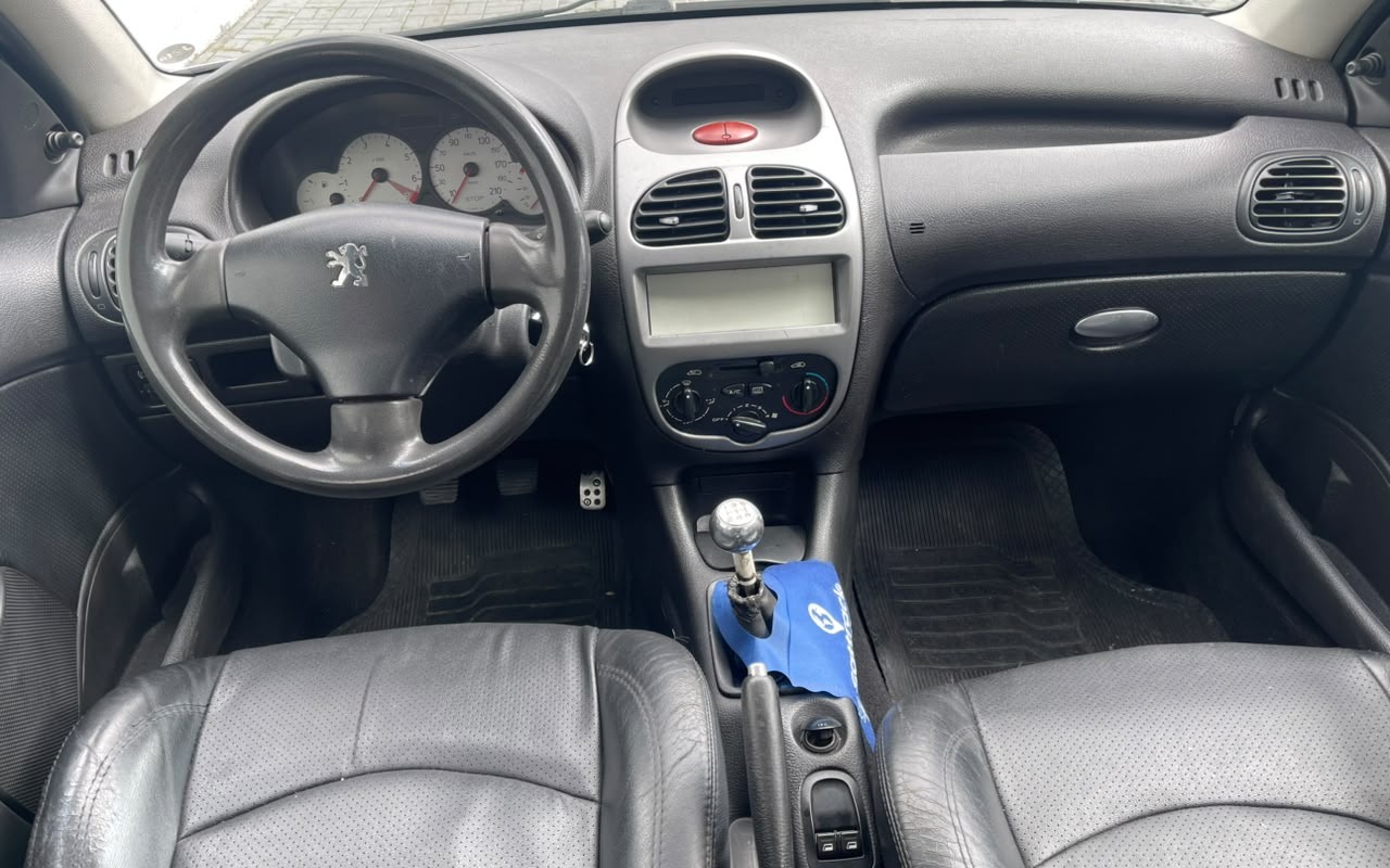 imagem-https://www.socarrao.com.br/sc-vehicle-images-prod/3847906/1789496832460-V2hhdHNBcHAgSW1hZ2UgMjAyNi0wOS0xNSBhdCAxMy4zNy4yOSAoMSkuanBlZw.jpeg