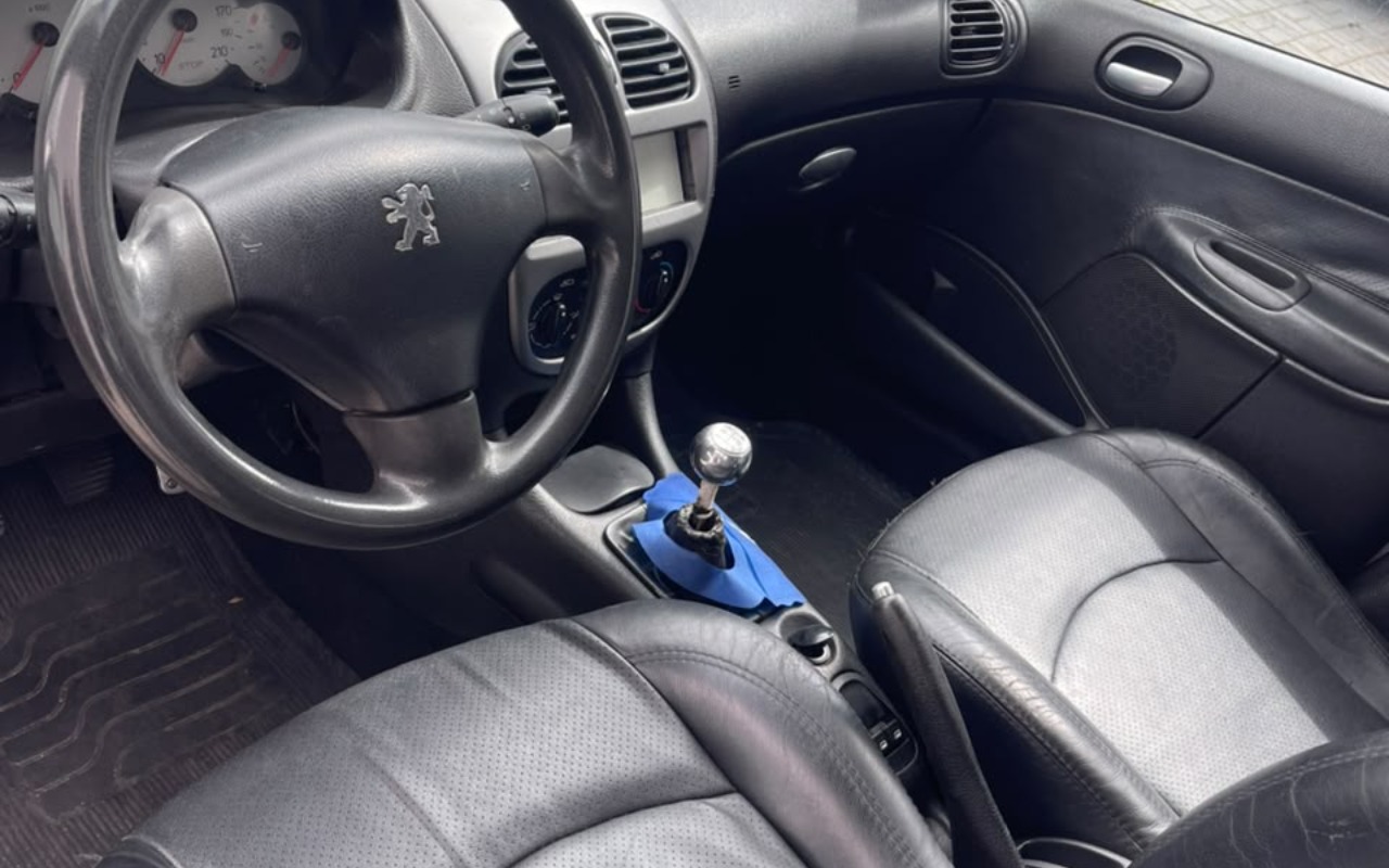 imagem-https://www.socarrao.com.br/sc-vehicle-images-prod/3847906/1789496832529-V2hhdHNBcHAgSW1hZ2UgMjAyNi0wOS0xNSBhdCAxMy4zNy4yOS5qcGVn.jpeg
