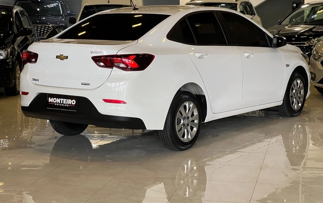 imagem-https://www.socarrao.com.br/sc-vehicle-images-prod/3848073/1789497229295-4_033217.jpg