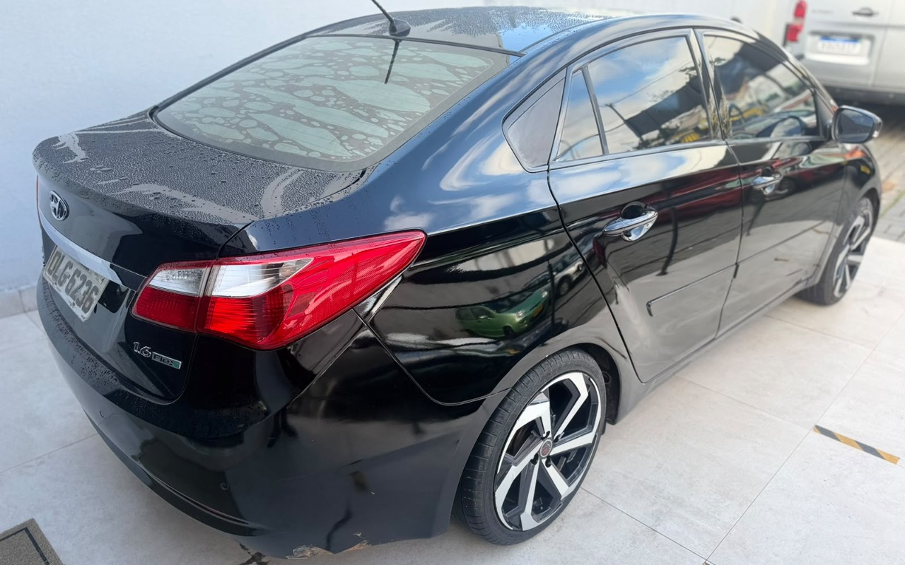 imagem-https://www.socarrao.com.br/sc-vehicle-images-prod/3848074/1789497229831-V2hhdHNBcHAgSW1hZ2UgMjAyNi0wOS0xNSBhdCAwOS4zNS4yMSAoMSkuanBlZw.jpeg