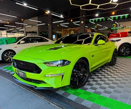 Ford Mustang Black Shadow 5.0 V8 2020 Verde — foto 1 de 3