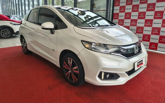 imagem-https://www.socarrao.com.br/sc-vehicle-images-prod/3848279/1789497483904-Yi1MWNN5U3dKVr7zticRALCpCHR4poan.jpg
