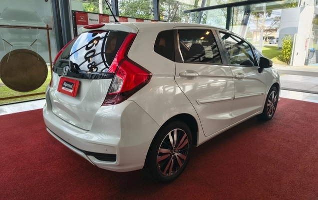 imagem-https://www.socarrao.com.br/sc-vehicle-images-prod/3848279/1789497483905-K7gzFjg9Tp0sHKRngudDbyAMNmNIEcmO.jpg