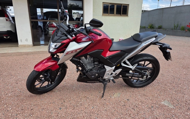 imagem-https://www.socarrao.com.br/sc-vehicle-images-prod/3848304/1789497762844-YmQ1MWQ2MTItOWU2ZS00YjdhLTkxMjUtNTY3Y2YzMWUyZGY1LmpwZWc.jpeg