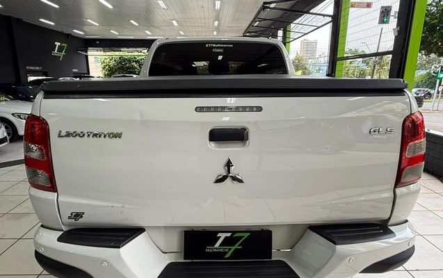 imagem-https://www.socarrao.com.br/sc-vehicle-images-prod/3848626/1789503320521-8420845_10_B_e4f5b9542b.jpeg