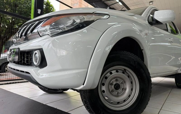 imagem-https://www.socarrao.com.br/sc-vehicle-images-prod/3848626/1789503320522-8420845_9_B_06c619557f.jpeg