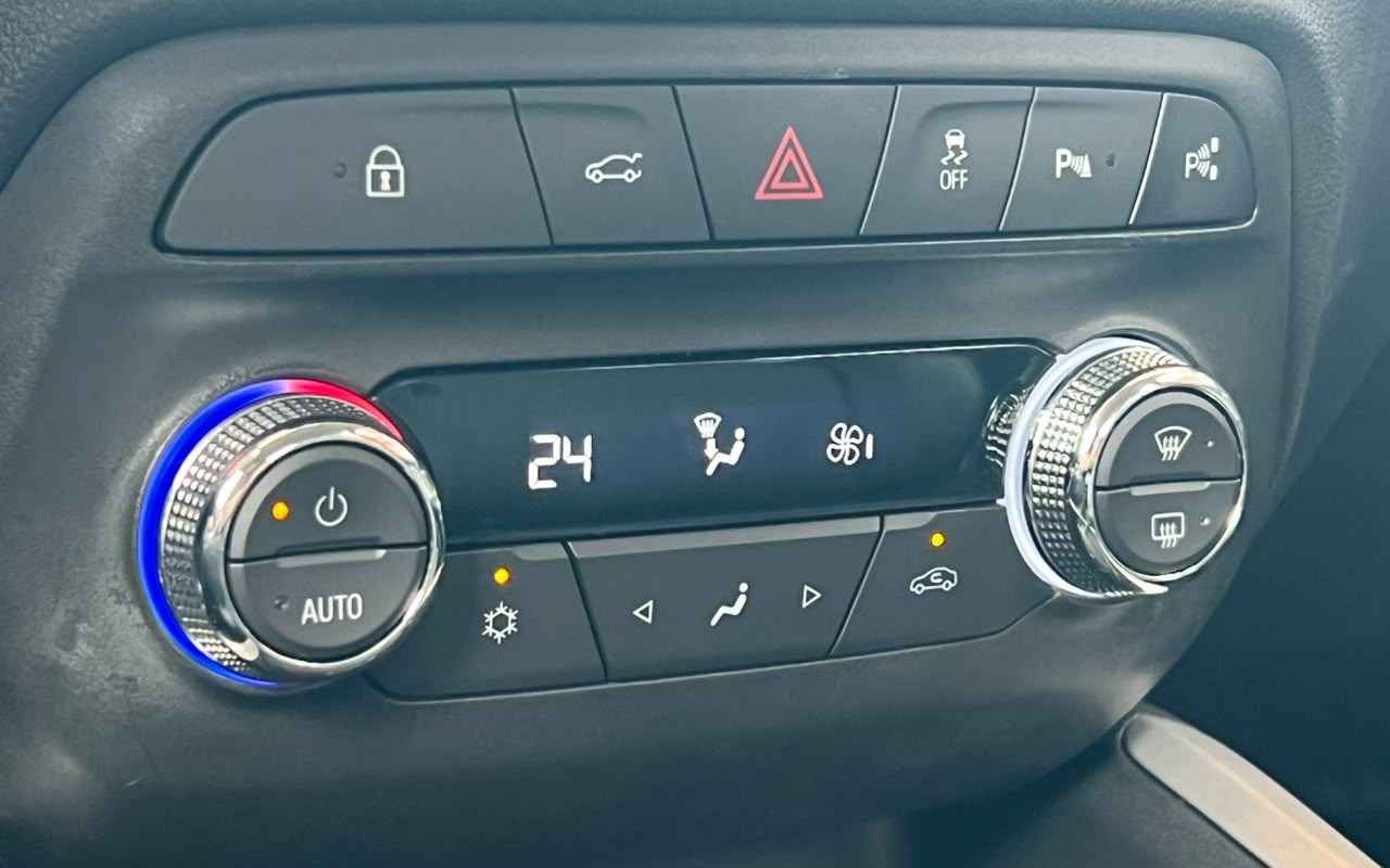 imagem-https://www.socarrao.com.br/sc-vehicle-images-prod/3848674/1789498146971-V2hhdHNBcHAgSW1hZ2UgMjAyNi0wOS0xMiBhdCAxMS4yNi4yNSAoMSkuanBlZw.jpeg