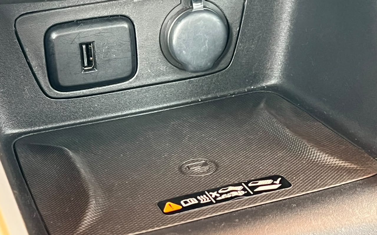 imagem-https://www.socarrao.com.br/sc-vehicle-images-prod/3848674/1789498147337-V2hhdHNBcHAgSW1hZ2UgMjAyNi0wOS0xMiBhdCAxMS4yNi4yNCAoMykuanBlZw.jpeg