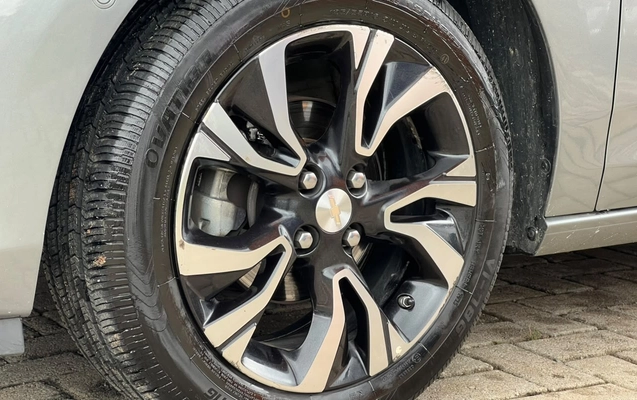 imagem-https://www.socarrao.com.br/sc-vehicle-images-prod/3848674/1789498149091-V2hhdHNBcHAgSW1hZ2UgMjAyNi0wOS0xMiBhdCAxMS4yNi4yNiAoNCkuanBlZw.jpeg