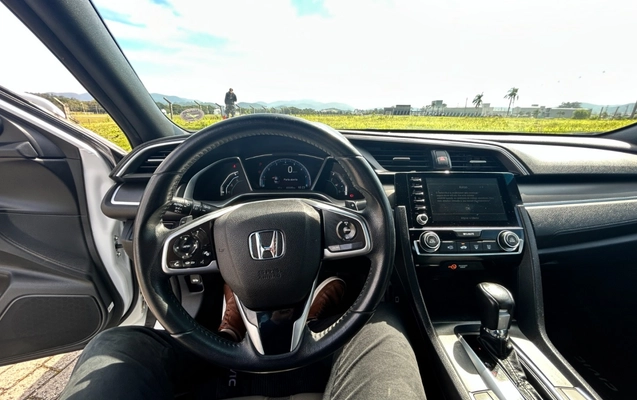 imagem-https://www.socarrao.com.br/sc-vehicle-images-prod/3848685/1789498159186-6_034633.jpg