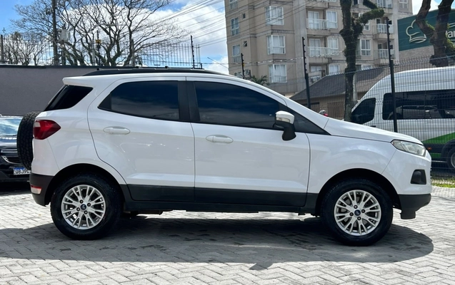 imagem-https://www.socarrao.com.br/sc-vehicle-images-prod/3848847/1789498357082-4_035200.jpg