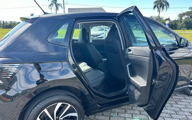 imagem-https://www.socarrao.com.br/sc-vehicle-images-prod/3848968/1789498503697-13_035419.jpg
