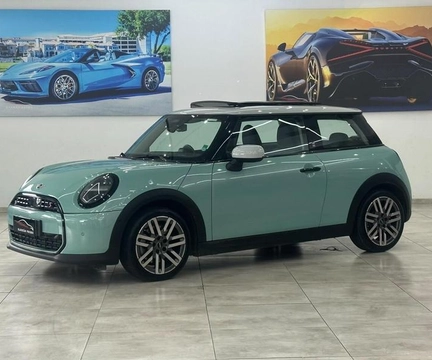MINI COOPER 2025 Verde — foto 1 de 3