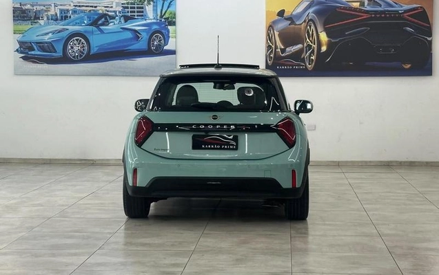 imagem-https://www.socarrao.com.br/sc-vehicle-images-prod/3849064/1789499504356-8468093_4_B_be5f8546d1.jpeg