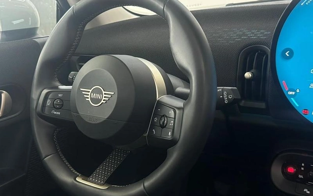 imagem-https://www.socarrao.com.br/sc-vehicle-images-prod/3849064/1789499504358-8468093_15_B_43a55dae45.jpeg