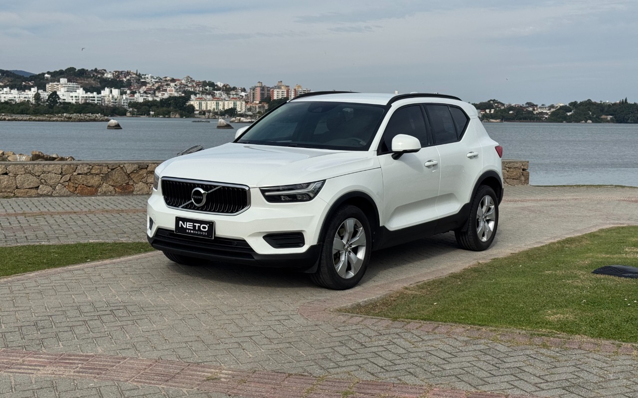 Volvo XC40 T-4 2.0 190cv FWD 2019 Branco — foto 1 de 3