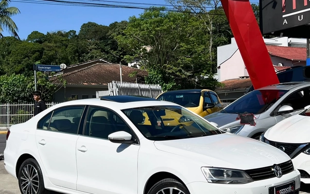 imagem-https://www.socarrao.com.br/sc-vehicle-images-prod/3849277/1789499207076-003_594e465c6a138a15dda052492c57b355.jpeg